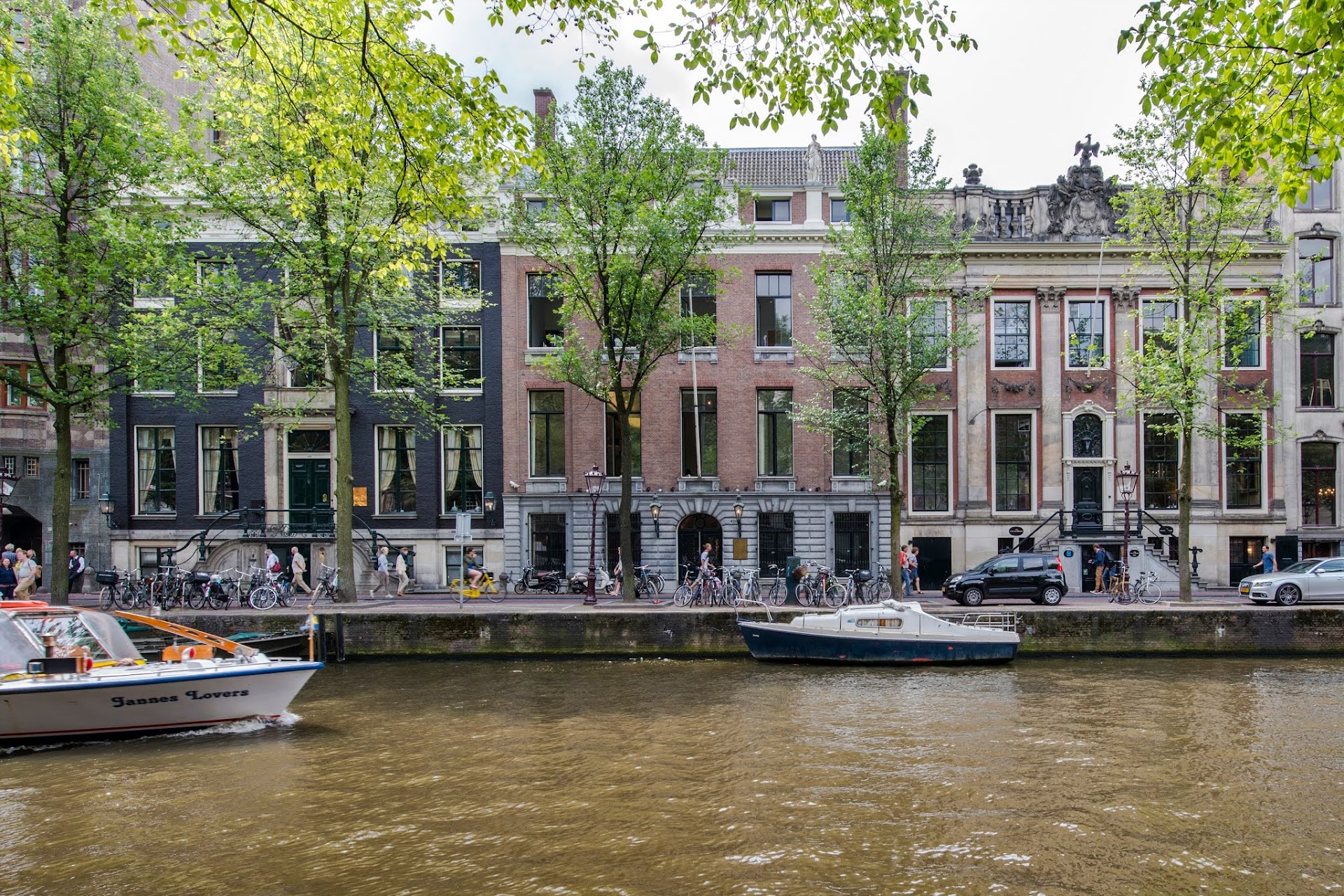 The premises of Meijers | Canatan Advocaten at Herengracht 478, seen from the water